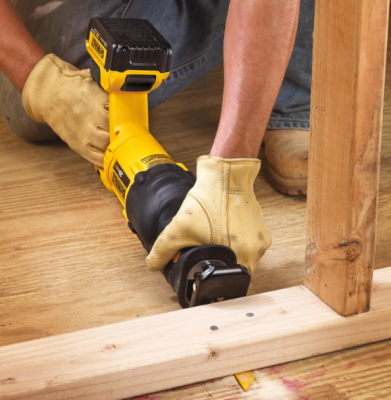 DeWalt DCS380P1 20V Max* Cordless Reciprocating Saw Kit